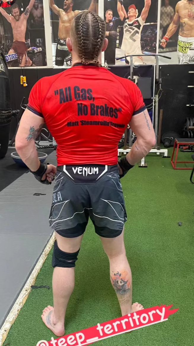 TECHNICAL BRAWLER RASHGUARD